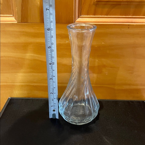 Vases - Picture 4 of 6